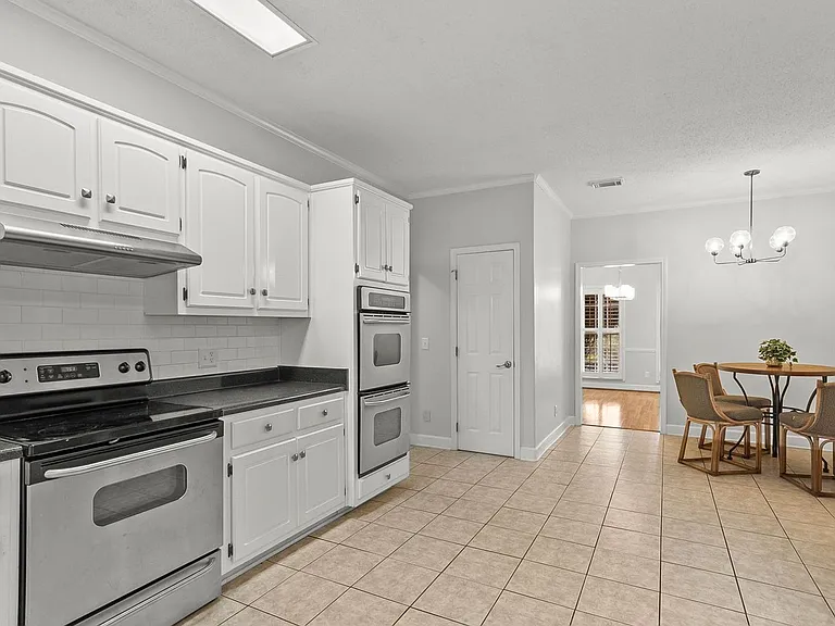10495 Royal Points Dr — Photo 13