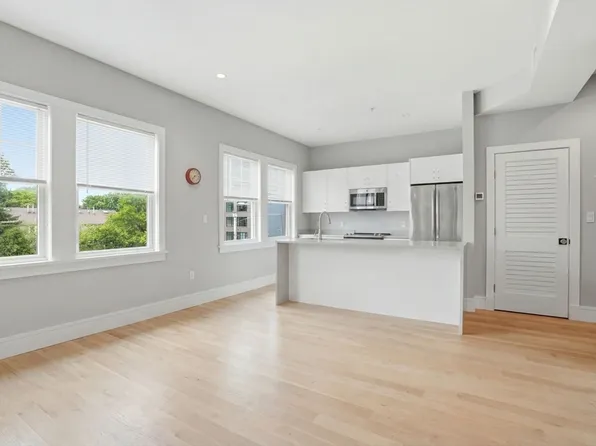 717 Centre St, Jamaica Plain, MA 02130
