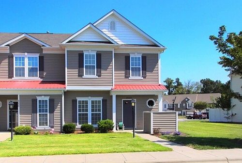 1st image of 4046 Center Place Dr