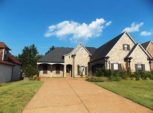 55 Ridgefield Dr, Oakland, TN 38060