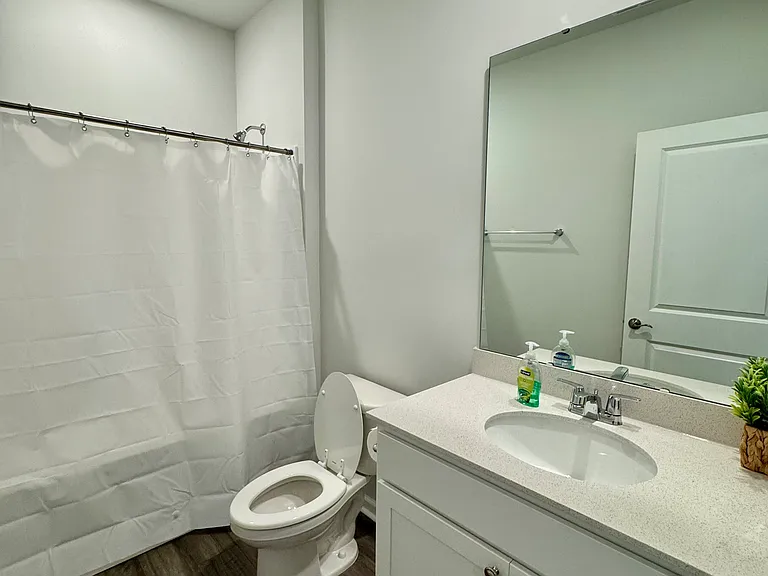 548 Coronado Ave — Photo 6
