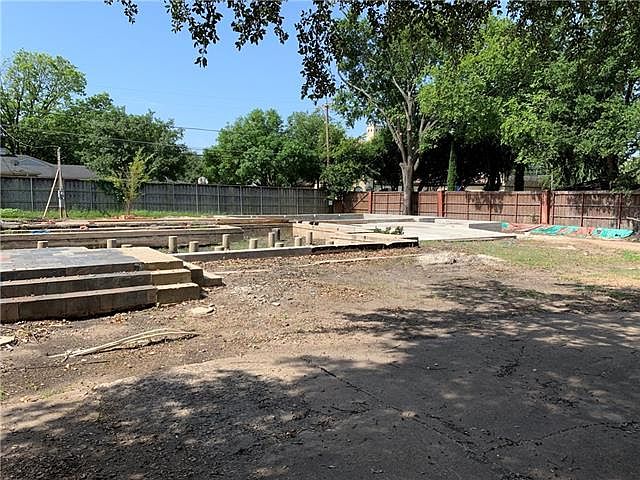 1st image of 6022 Walnut Hill Ln