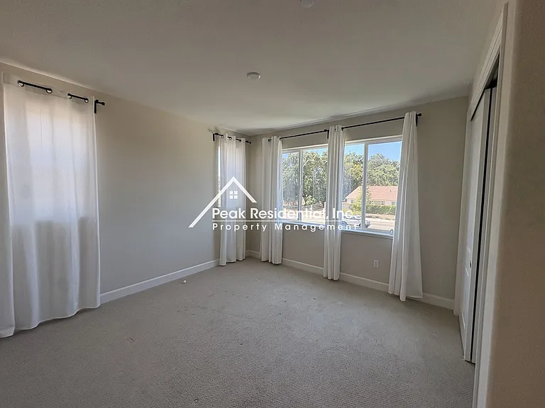 2794 Elderberry St — Photo 17