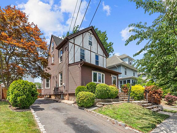 3rd image of 633 Chestnut St