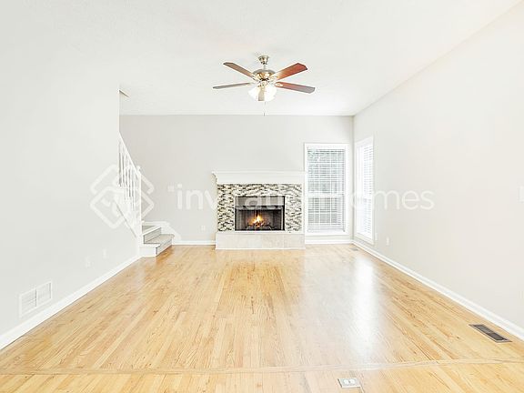 5th image of 2655 Highland Ct