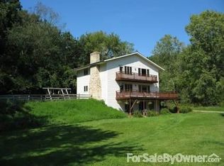 4906 Pikes Peak Rd, Ridgeway, WI 53582