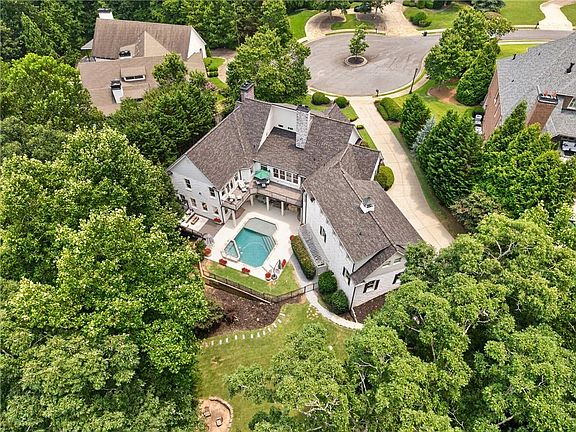 3rd image of 1080 Balmoral Ln