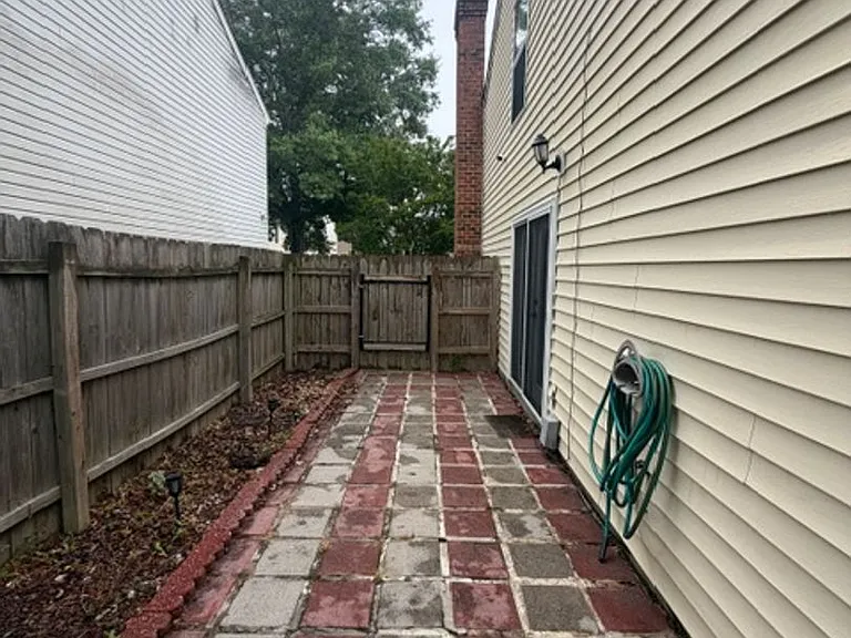 2245 Speckled Rock Ln — Photo 19