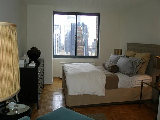Rented by Stonehenge NYC LLC | media 107