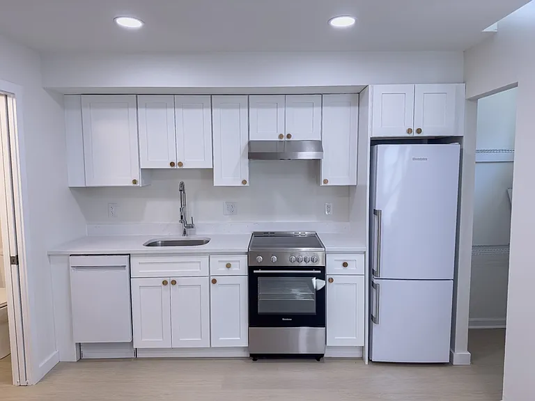 1703 Green St #1 — Photo 16