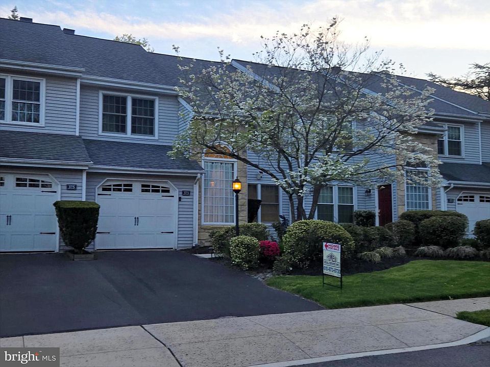 1st image of 373 Carmen Dr