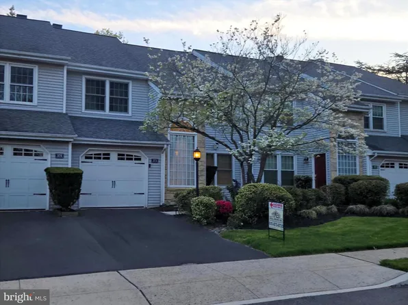 373 Carmen Dr, Collegeville, PA 19426