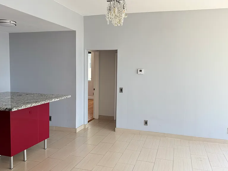 10747 Wilshire Blvd #1002 — Photo 23