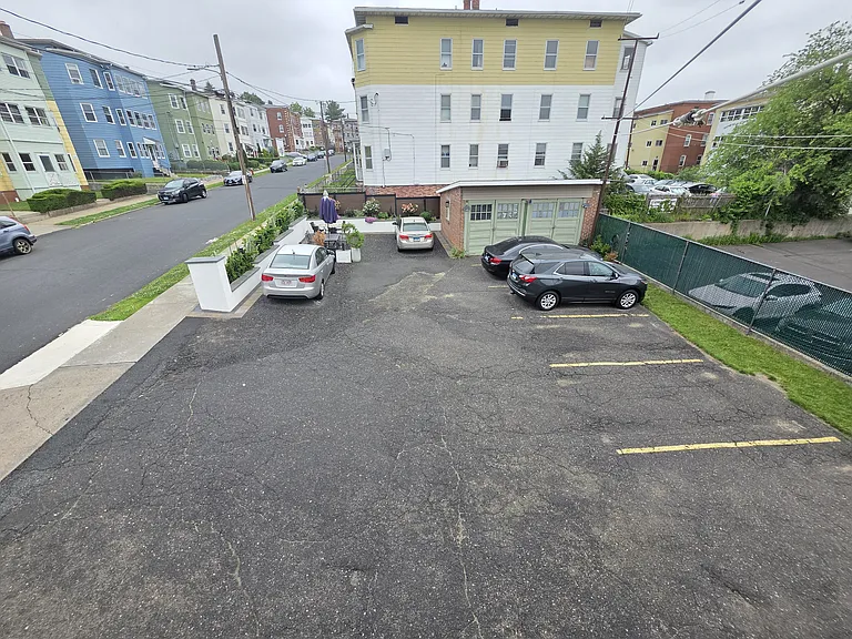 133 Broad St #2W — Photo 9