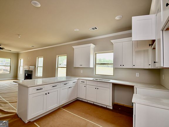 3rd image of 326 Andover Dr