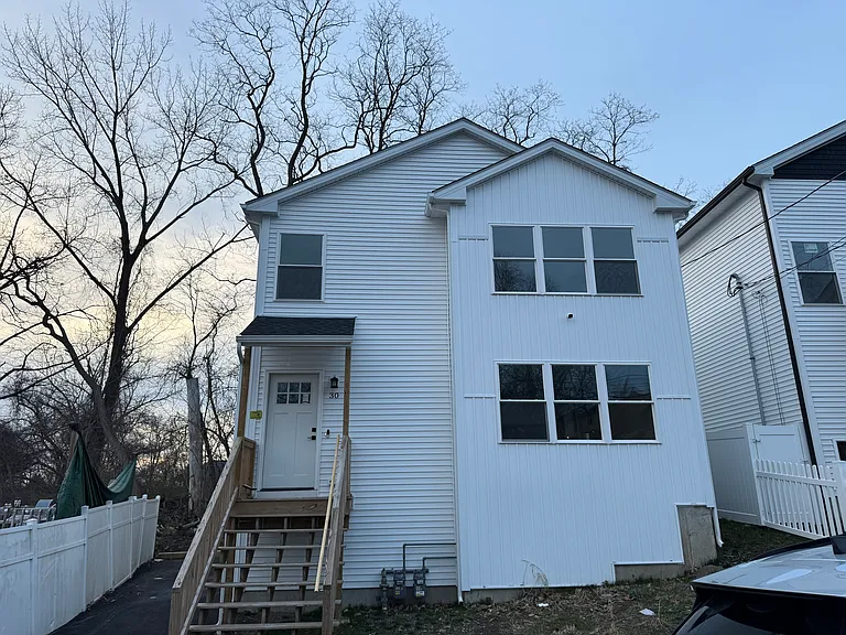 30 Ridgeway Ave — Photo 14