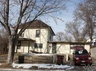 1414 E 11th St, Sioux Falls, SD 57103