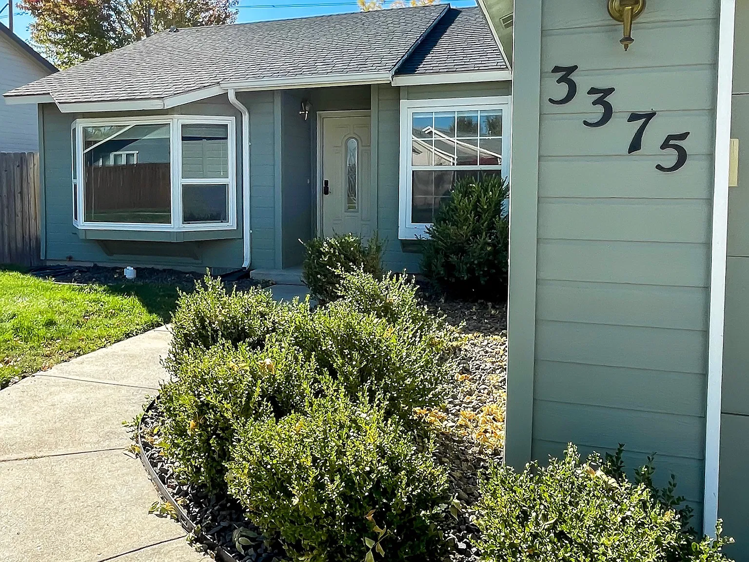3 bed, 1130 sqft, $2,395 — Photo 2