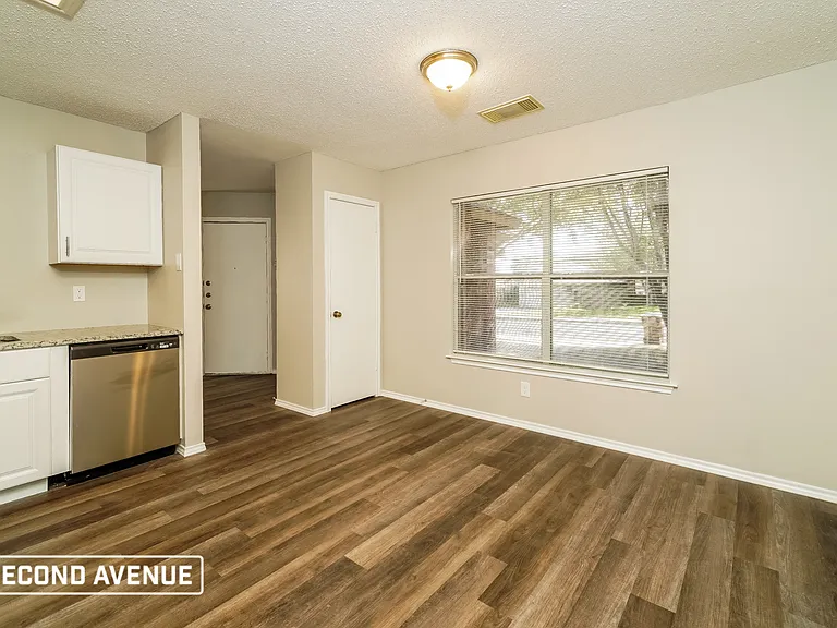 9410 Fulwood Trl — Photo 3