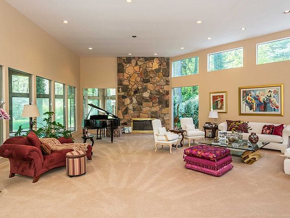 4th image of 18 Sandpiper Ct