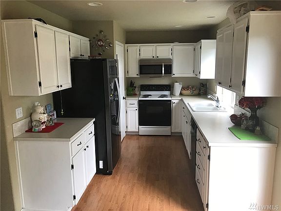 4th image of 18718 17th Ave E