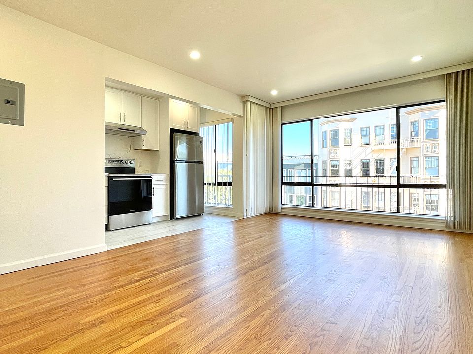 1st image of 3121 Broderick St #4