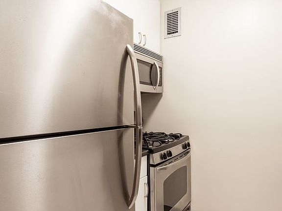 3rd image of 182 E 95th St APT 2J