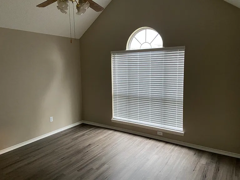 1530 Winslow Ln — Photo 5