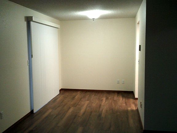 4th image of 1011 11th Ave NW #1011