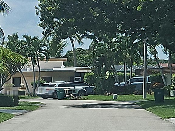 4th image of 6104 Royal Poinciana Ln