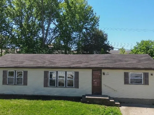 1209 W Green Tree Ln, Bloomington, IN 47403