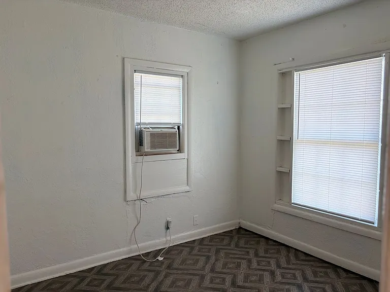 3111 Amherst St — Photo 18