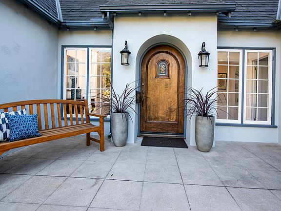 2nd image of 1260 E Mendocino St