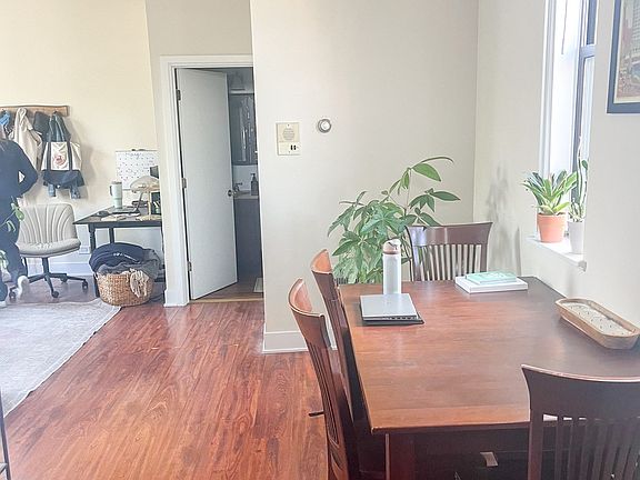 2nd image of 1907 N Sheffield Ave APT 1R