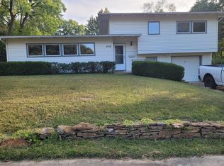 3719 SW 30th Ter, Topeka, KS 66614