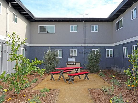 4th image of 20421 Anita Ave #2B-1Ba-850Sqft
