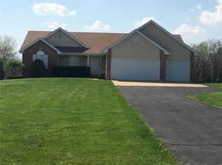 3 Oak Post Rd, Wentzville, MO 63385