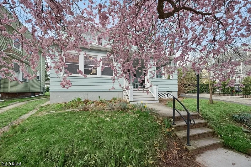 40 Lenox Ter photo 1