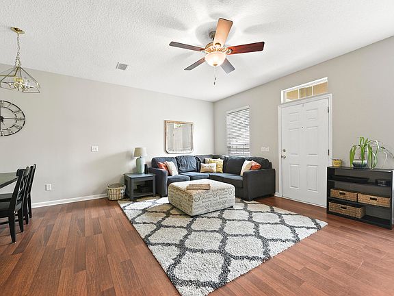 3rd image of 535 Hopewell Dr