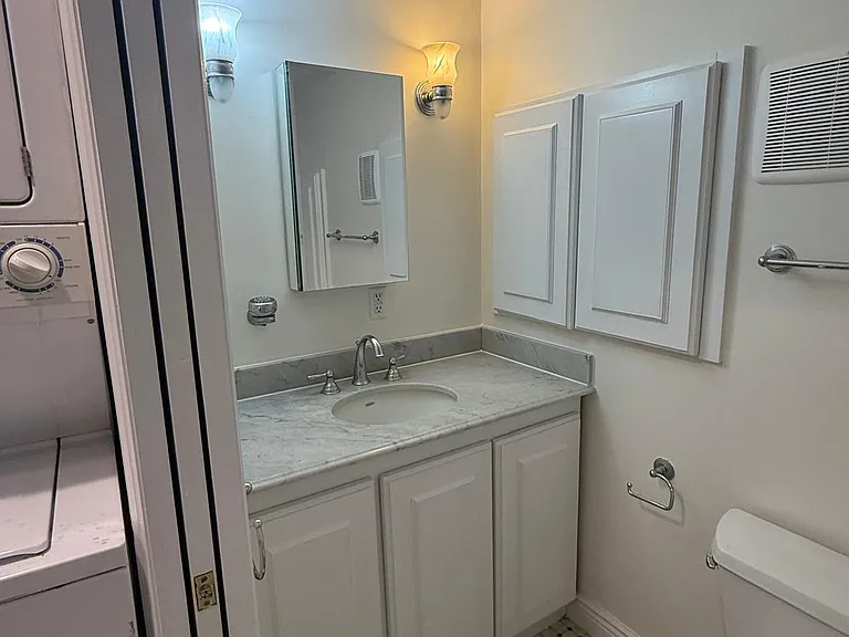 820 Bloomfield St #G — Photo 7