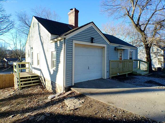 3rd image of 5302 N Spruce Ave