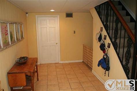 4th image of 1215 Scottland Dr