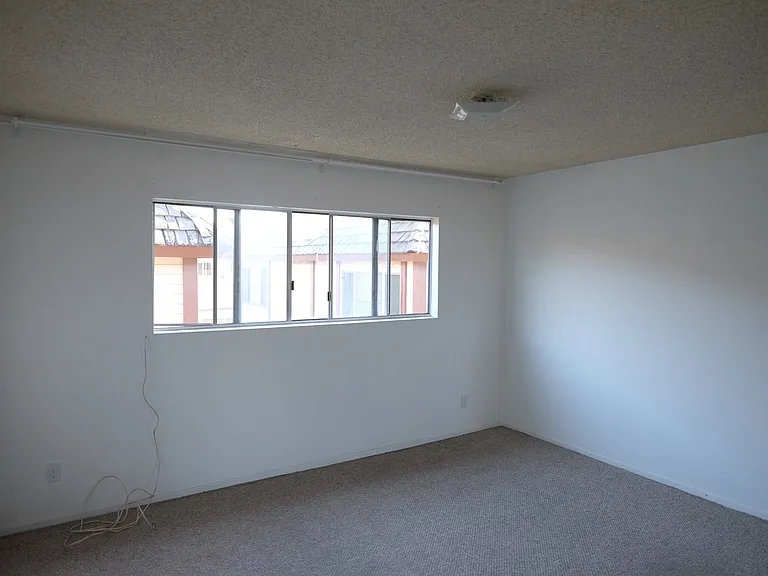 Tilden Apartments — Photo 39