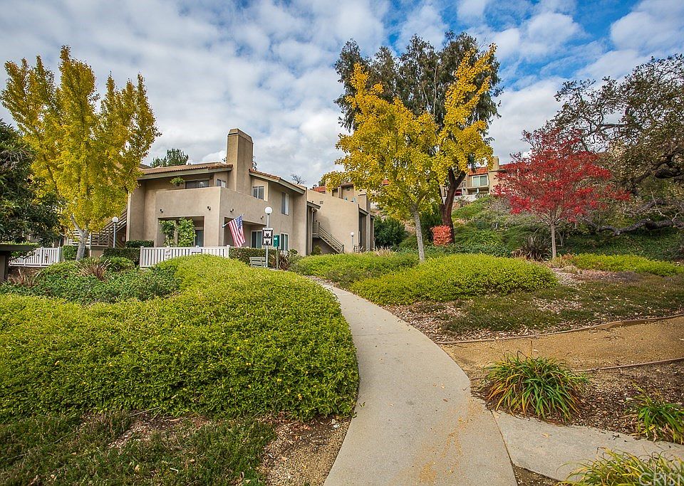 1st image of 248 Oak Leaf Dr #207