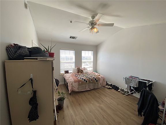 3rd image of 1725 Harvey Mitchell Pkwy S APT 1725