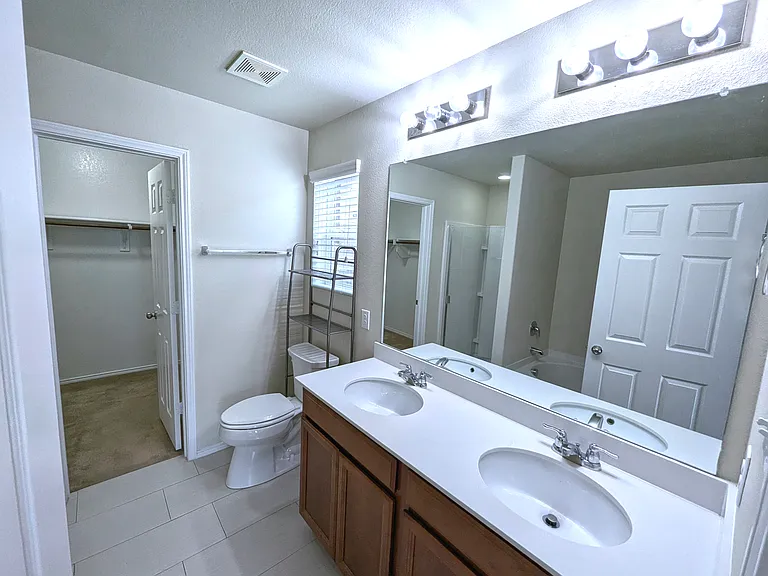 704 Rivers Creek Ln — Photo 21