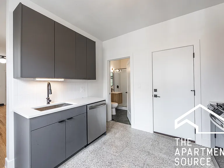3051 W Medill Ave #2B — Photo 7