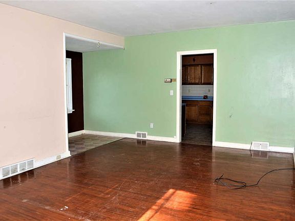 2nd image of 421 Washington St