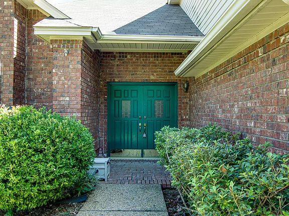 2nd image of 4801 Glenbrook Dr