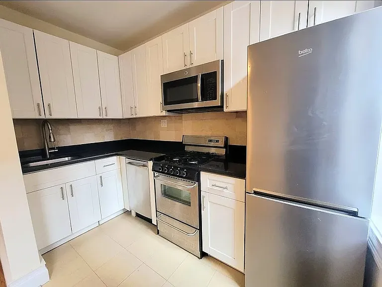 150 W 21st St #6Q — Photo 4